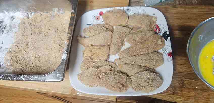@nd step breading the fish.